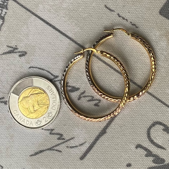 10K gold tri-colour diamond cut hoop earrings - Picture 3 of 4